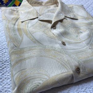 Tommy Bahama Men’s Xtra large 100% Silk Button Up Shirt